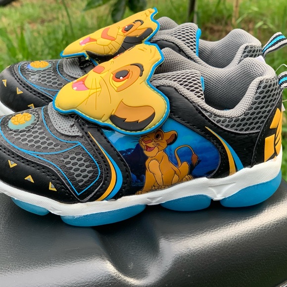 Disney Lion King Toddler Boys Light Up Shoes New - Picture 7 of 11